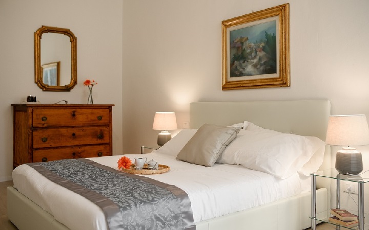 A bedroom renters can share on sharing economy sites like Airbnb